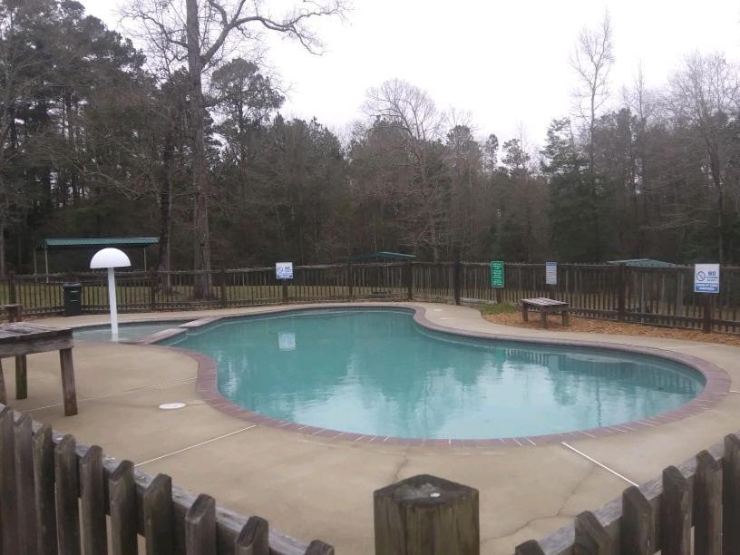 Whispering Creek Lodging & Rv Resort Newton Eksteriør billede