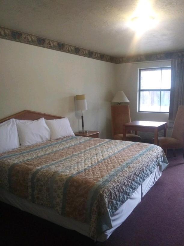 Whispering Creek Lodging & Rv Resort Newton Eksteriør billede