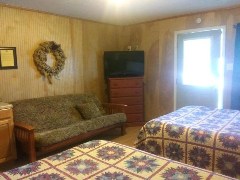 Whispering Creek Lodging & Rv Resort Newton Eksteriør billede