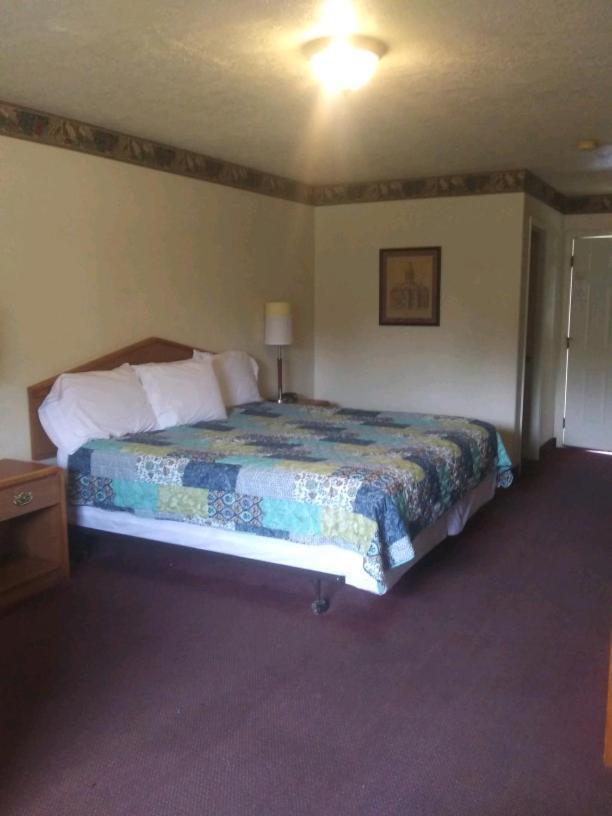 Whispering Creek Lodging & Rv Resort Newton Eksteriør billede