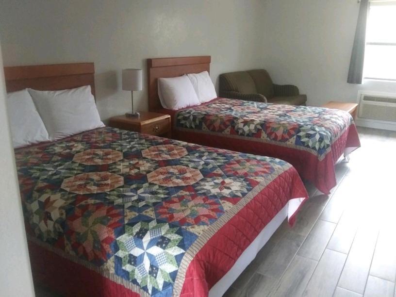 Whispering Creek Lodging & Rv Resort Newton Eksteriør billede