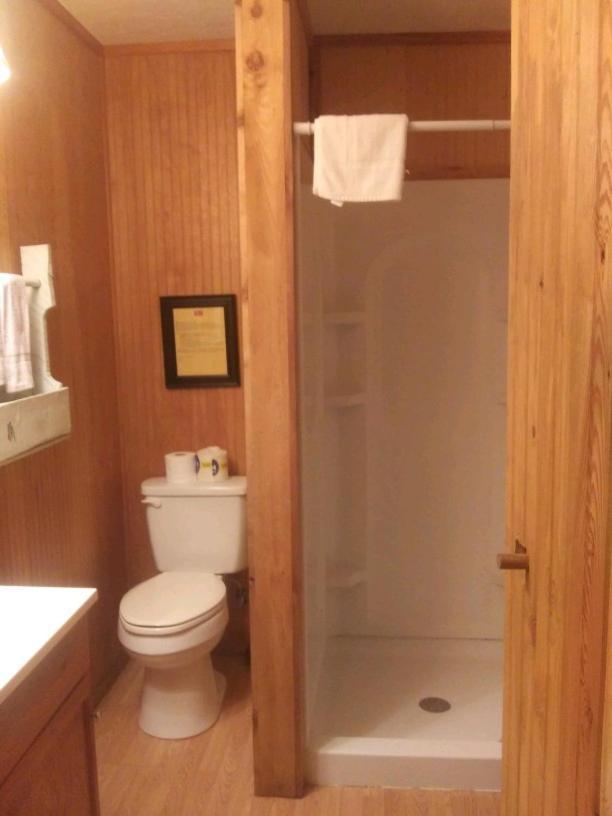 Whispering Creek Lodging & Rv Resort Newton Eksteriør billede
