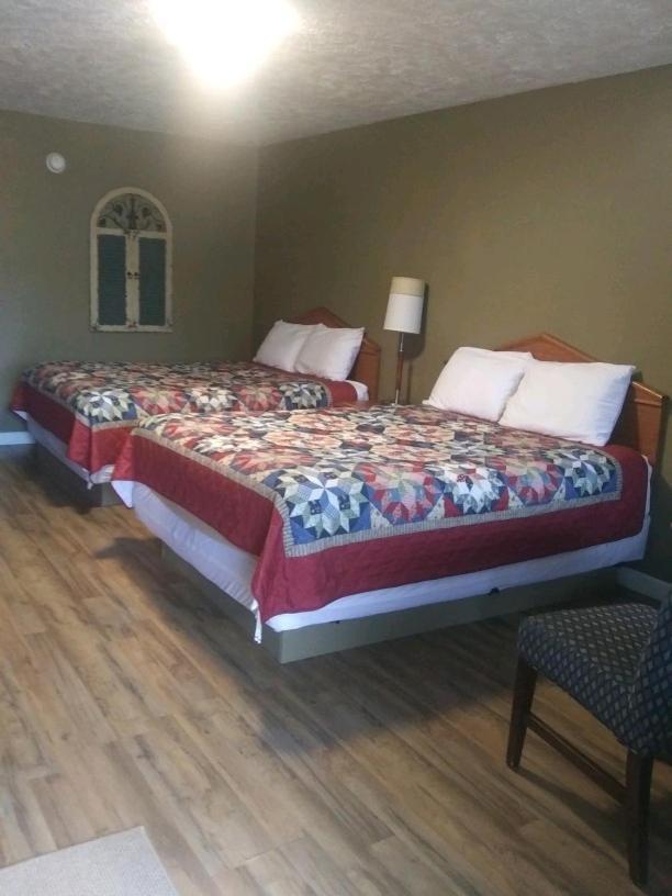 Whispering Creek Lodging & Rv Resort Newton Eksteriør billede